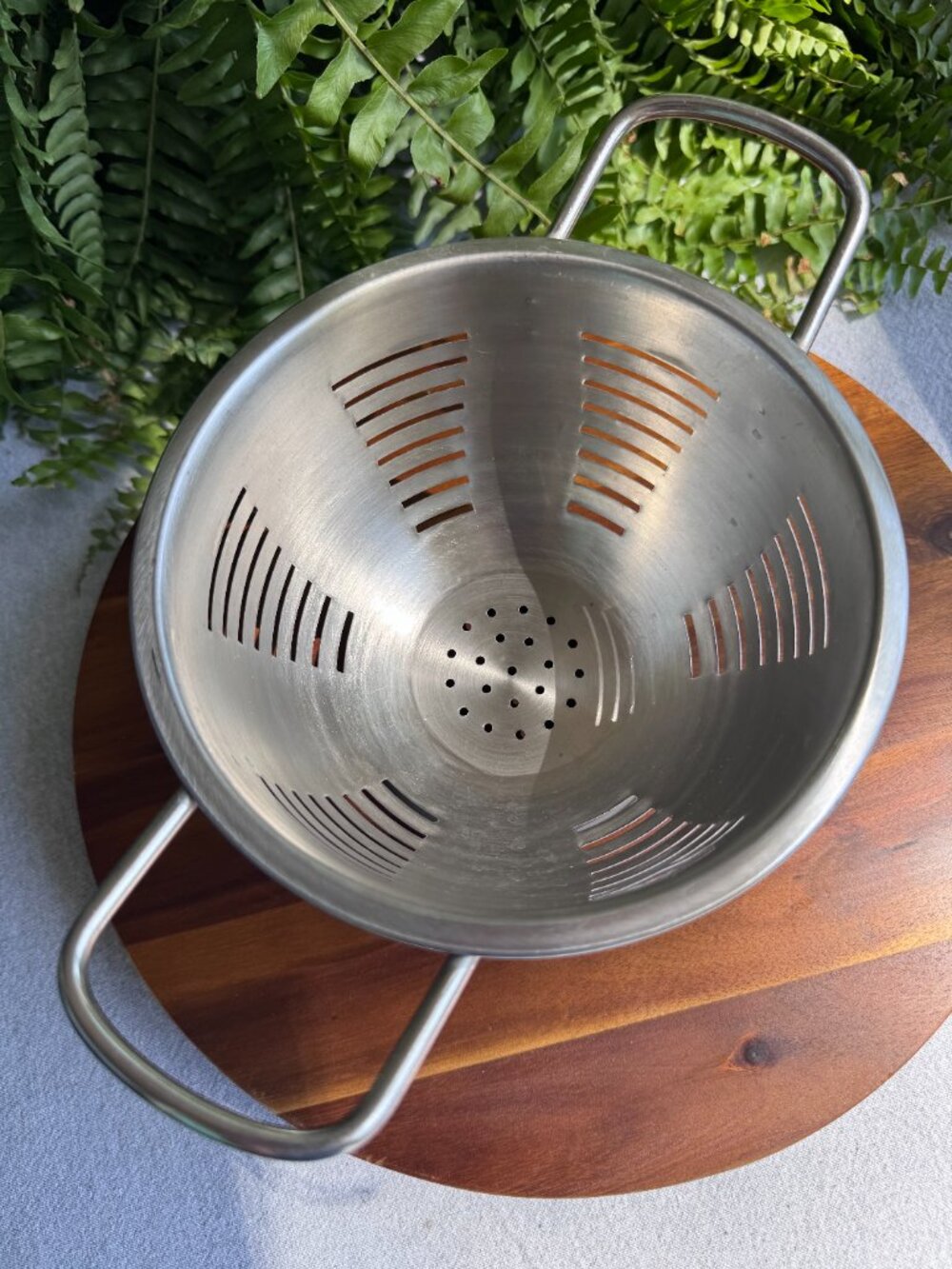 Medium Stainless Steel Kitchen Colander, Metal Pasta Strainer Bowl With Handles